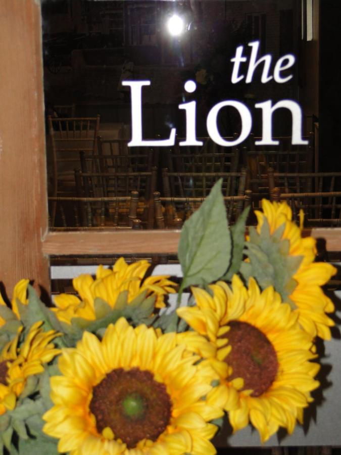 The Lion Waddesdon Hotel Екстериор снимка